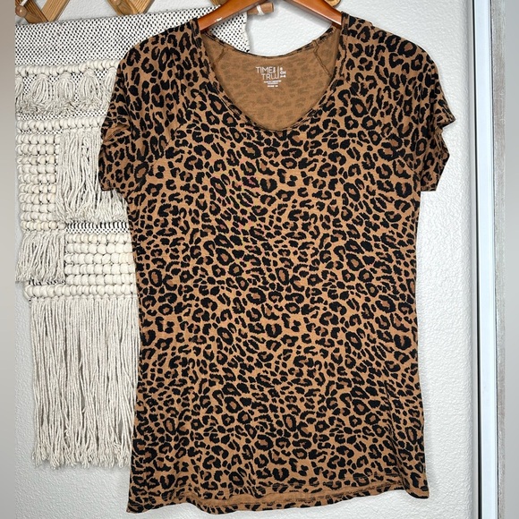 Time and Tru Leopard and Snake Print T-Shirt Bundle - Picture 5 of 7